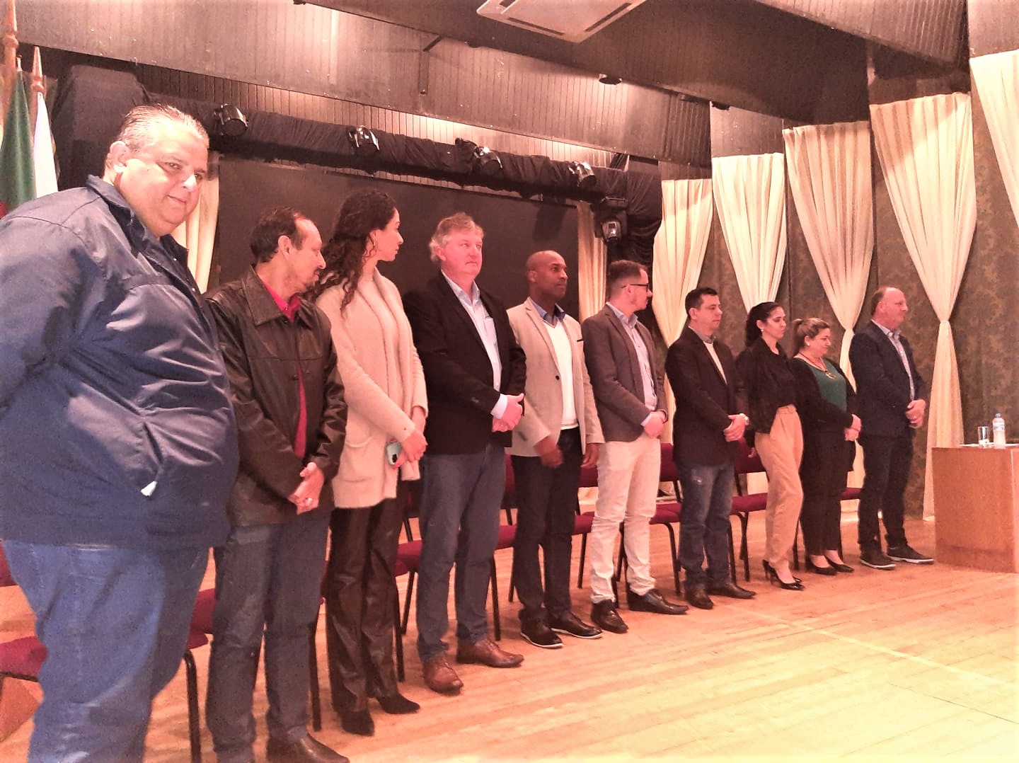 Ir para  <p>Nesta quarta-feira, 2, Erechim est&aacute; sediando o I Encontro Macrorregional de Educa&ccedil;&atilde;o</p>

<p>em Sa&uacute;de Coletiva e re&uacute;ne representantes de 147 munic&iacute;pios na...